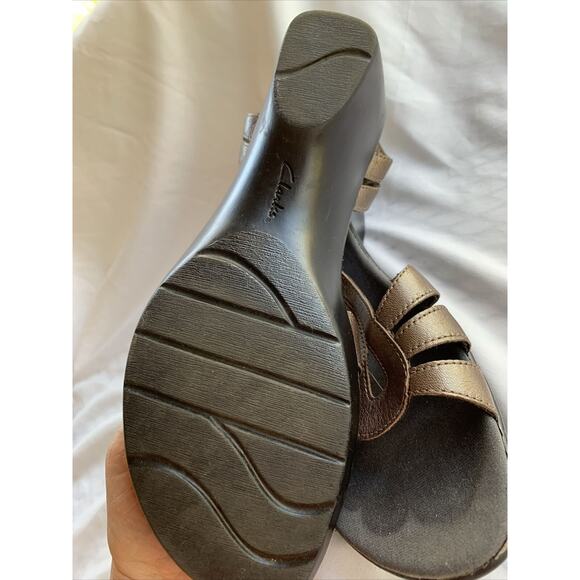 Clarks Womens Sandals Size 11 Bronze Color - Picture 5 of 10